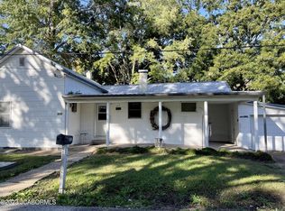 203 N Market St, Chamois, MO 65024
