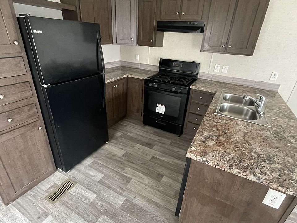 2nd image of 245 SE 29th St #D8