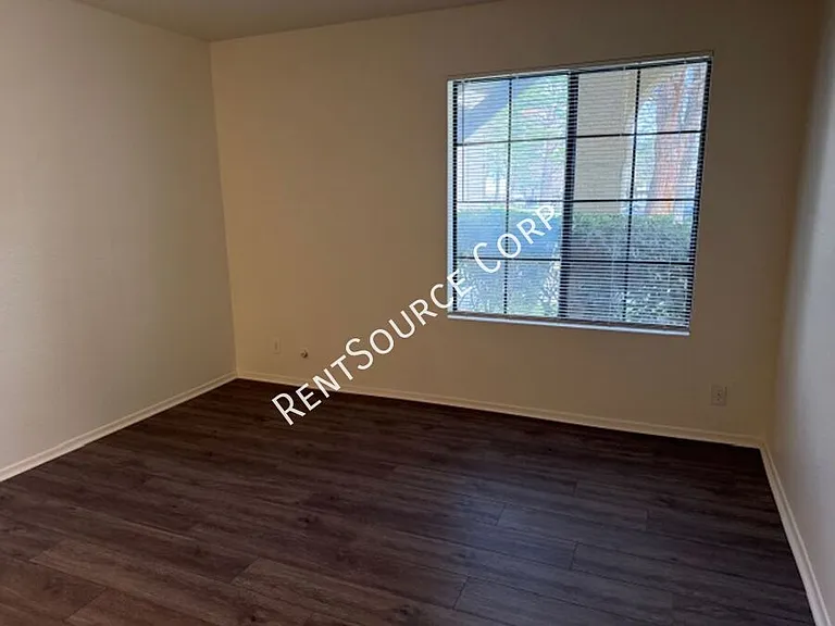 2554 Olive Dr #117 — Photo 8