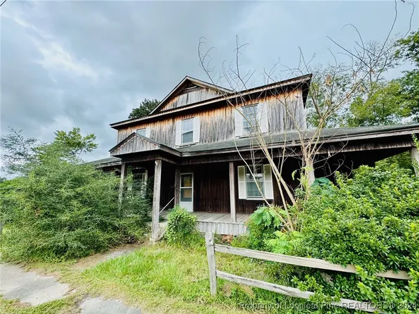 103 Trinity St, Fairmont, NC 28340