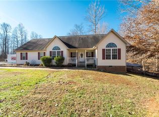 4619 Plantation Manor Dr, Randleman, NC 27317
