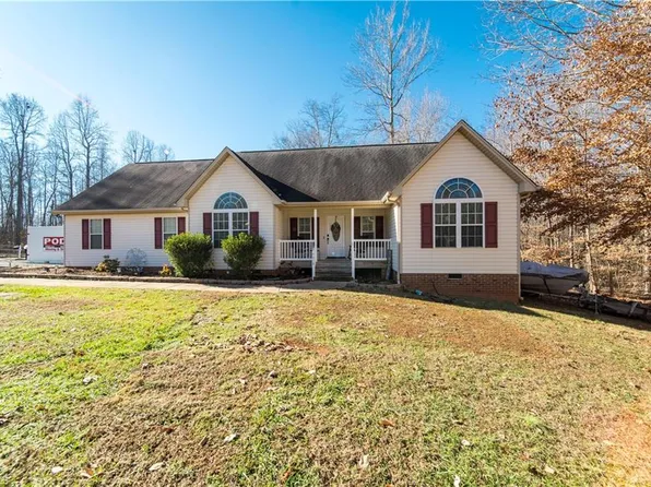 4619 Plantation Manor Dr, Randleman, NC 27317