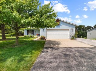 4253 W Hawthorne Dr, West Bend, WI 53090