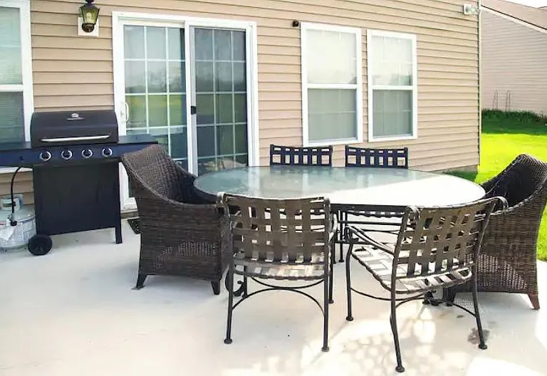 452 Plainville Dr — Photo 5