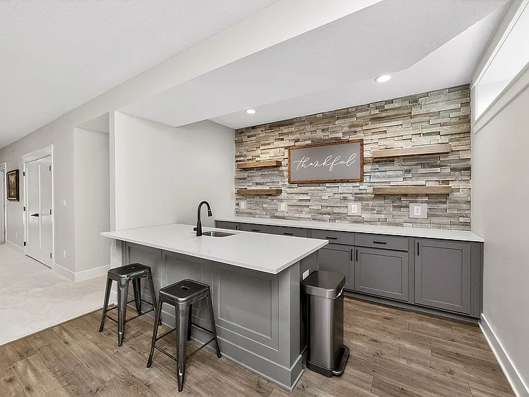 14301 Sheridan Ave — Photo 16