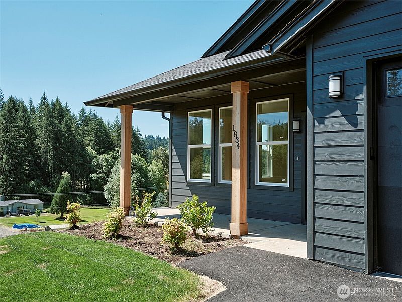3rd image of 125 Brook Valley Road