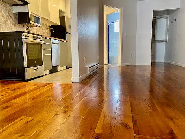 1 bed, 400 sqft, $1,900 — Photo 3