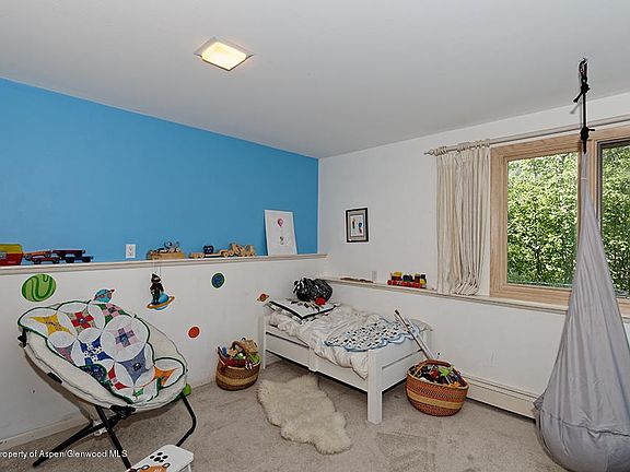 473 Mountain Laurel Dr. Web 02