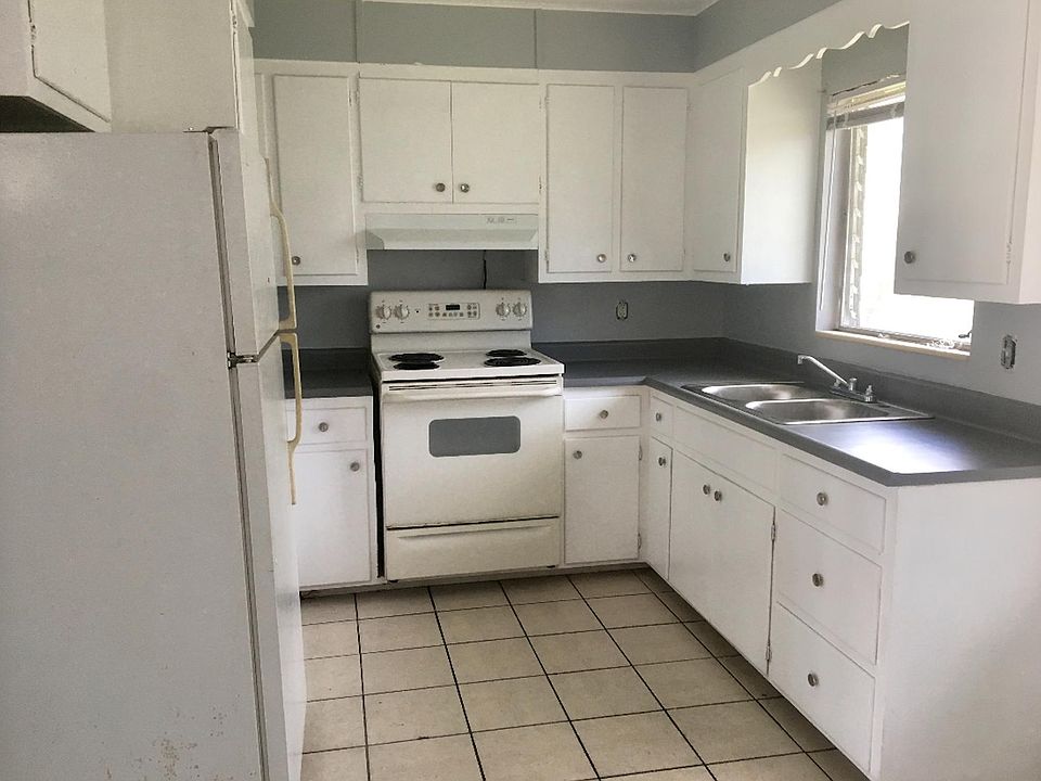 1st image of 3608 Iroquois Ave