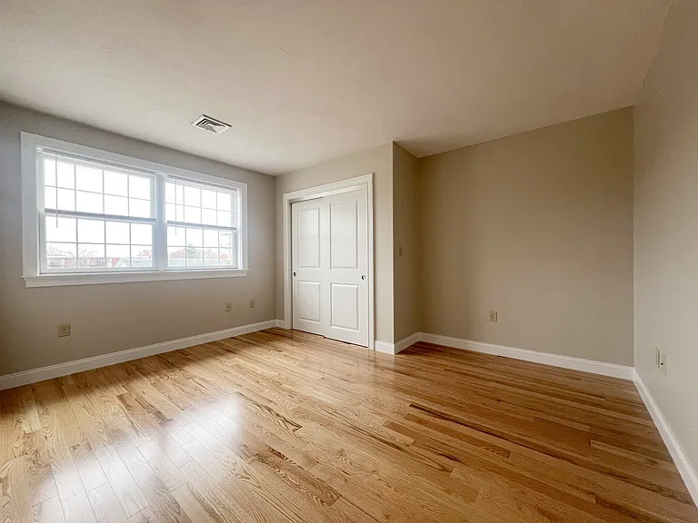 18 Needham St #105 — Photo 10