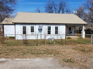 200 Highway 101 W, Sunset, TX 76270