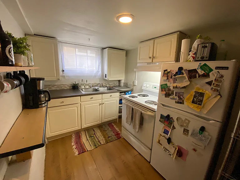 613 W Olive St — Photo 4