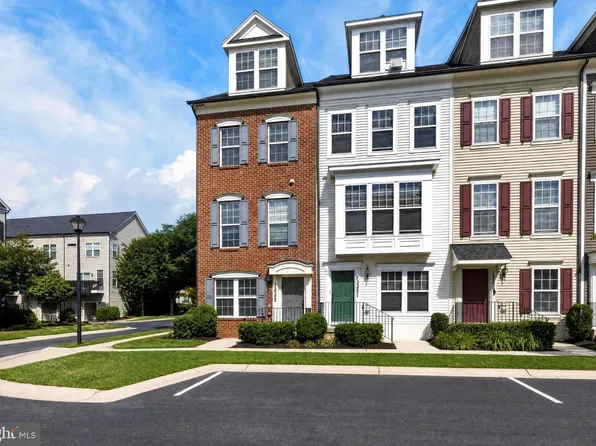 13233 Orsay St #1301, Clarksburg, MD 20871
