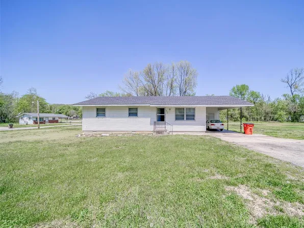 575 W Walnut St, Ellington, MO 63638