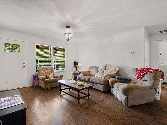5th image of 926 Barton Hill Ln