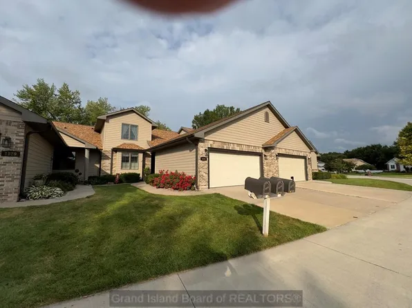 1531 Stagecoach Rd, Grand Island, NE 68801