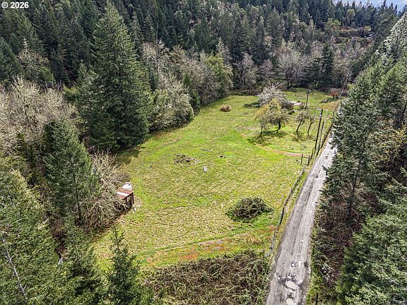 4th image of 505 Sibold Canyon Rd