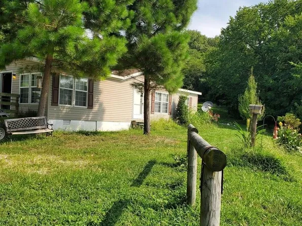 1933 Chicken Rd, Lebanon, TN 37090