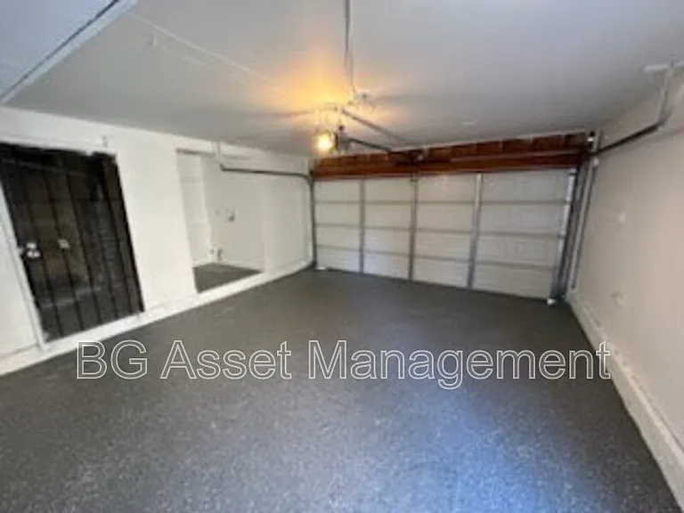 2417 Northrop Ave #2 — Photo 3