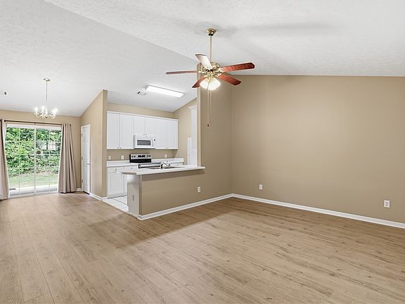 4th image of 500 Waverly Pl APT 504