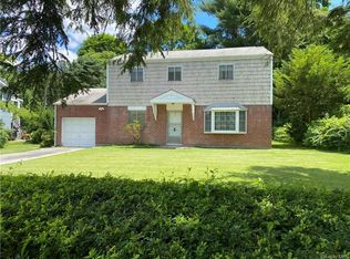 4 Knollwood Rd, Cortlandt Manor, NY 10567