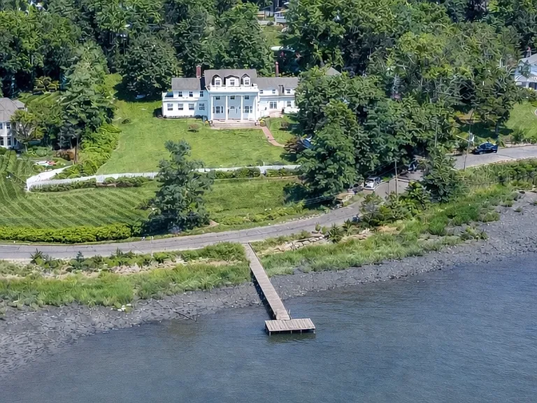159 E Shore Rd — Photo 1