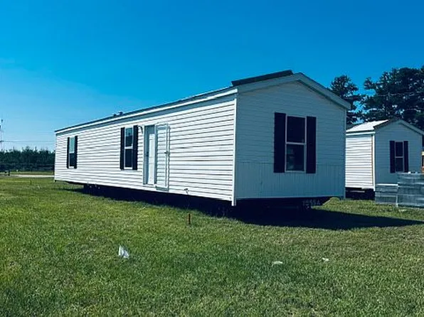 1308 Kenneth Dr, Spring Lake, NC 28390