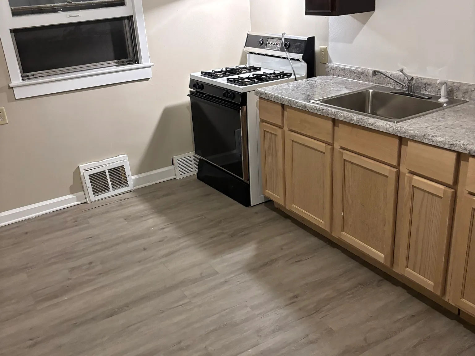 2 bed, 700 sqft, $1,450 — Photo 2