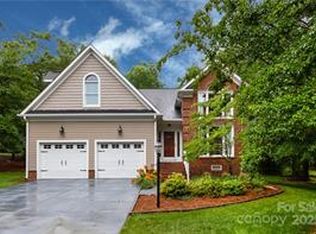 2430 Willow Brook Dr, Matthews, NC 28104