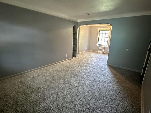 2nd image of 19351 Lakeshore Blvd #4