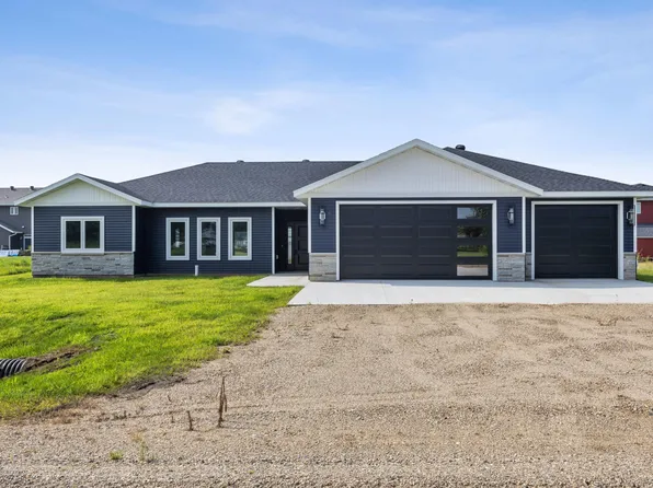301 Pine Dr, Hankinson, ND 58041