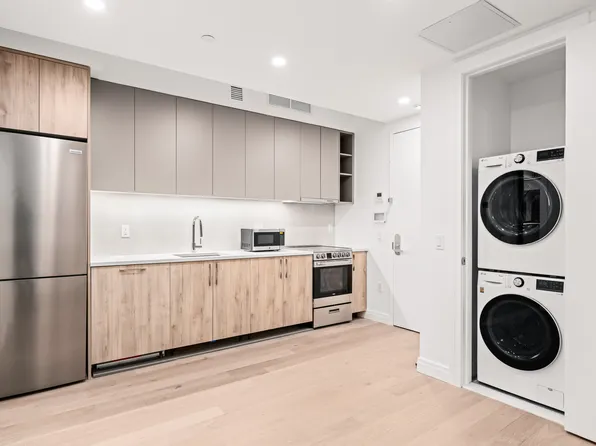 265 Lorimer Street image 1 of 21