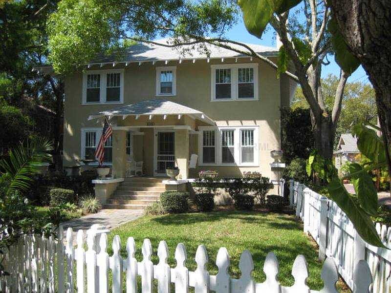 1st image of 1010 Beach Dr NE