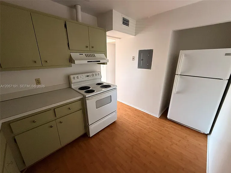 7747 SW 86th St #D-208 — Photo 5