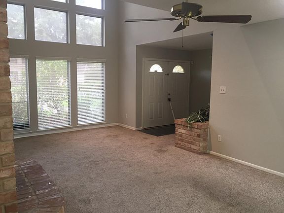 5th image of 14811 Pebble Bend Dr