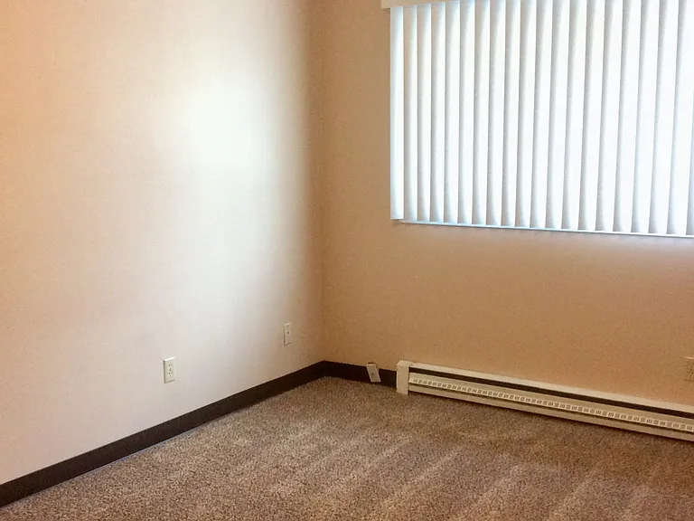Aspen Circle Apartments — Photo 16