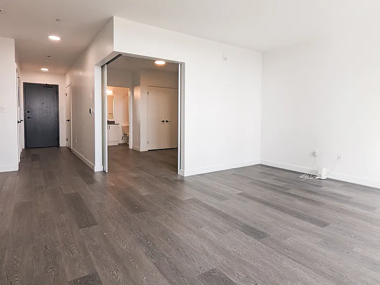388 King St E #301 — Photo 5