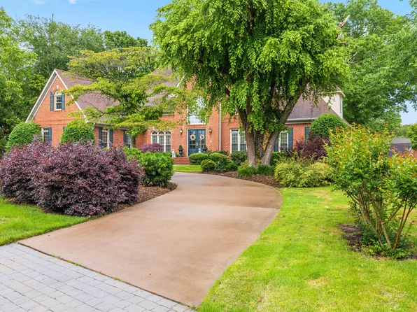 5532 Mountain Breeze Dr, Chattanooga, TN 37421