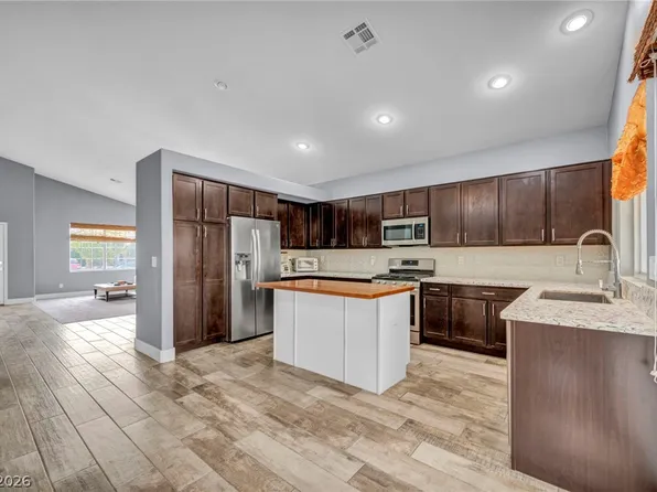 2421 Sunrise Springs Ct, North Las Vegas, NV 89031