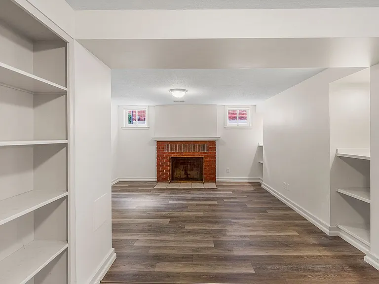 408 W 25th Ave — Photo 29