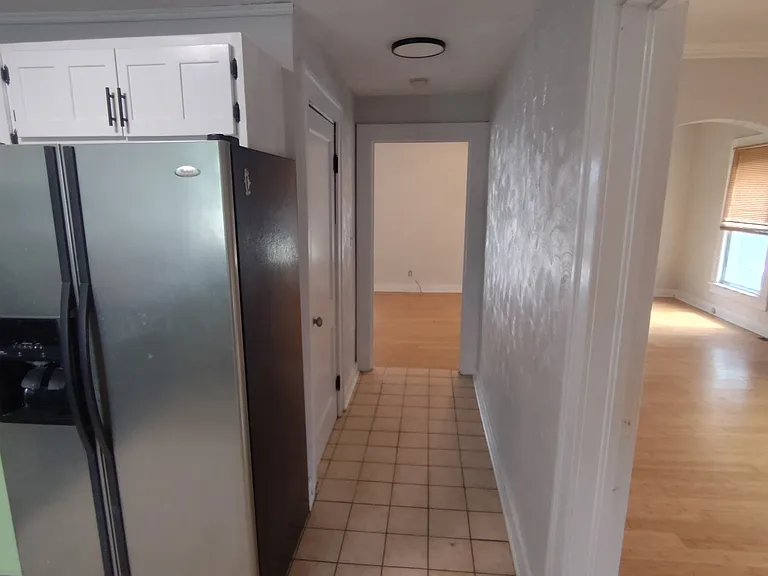 320 S East St — Photo 7