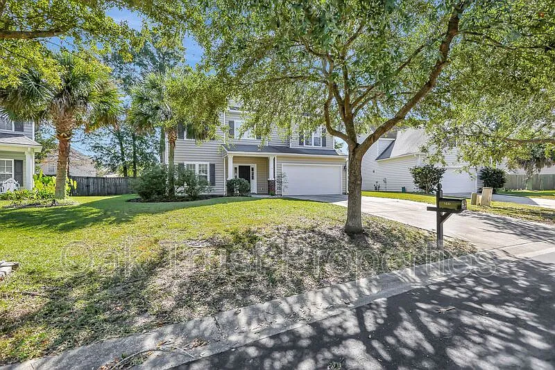 4 bed, 2.5 bath, 2355 sqft, $2,495 — Photo 3
