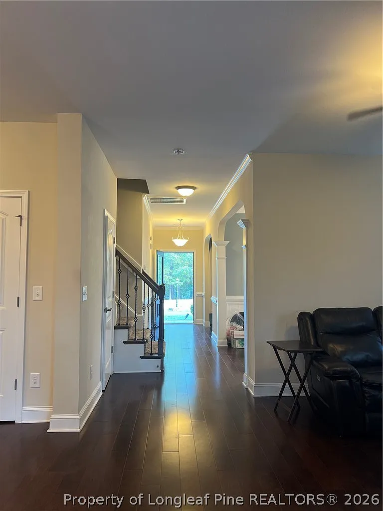 5 bed, 3.5 bath, 2880 sqft, $2,275 — Photo 4