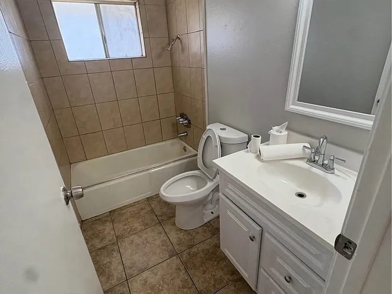 3518 Rainbow Ln — Photo 6
