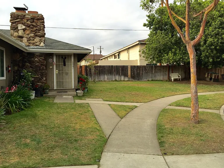 15551 Boleyn Cir #B — Photo 29