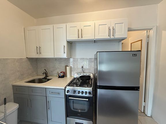 3rd image of 766 Nostrand Ave APT 2