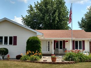 206 Chaise Ln, Arthur, IL 61911