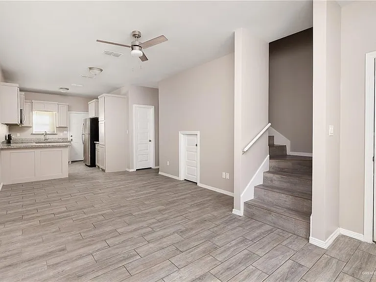 1105 W Kennedy St #9 — Photo 9