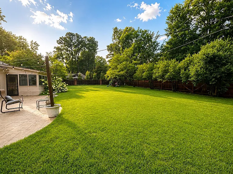 6680 Corsica Dr — Photo 13
