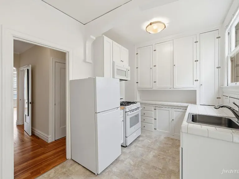 3423 Fillmore St #208 — Photo 1